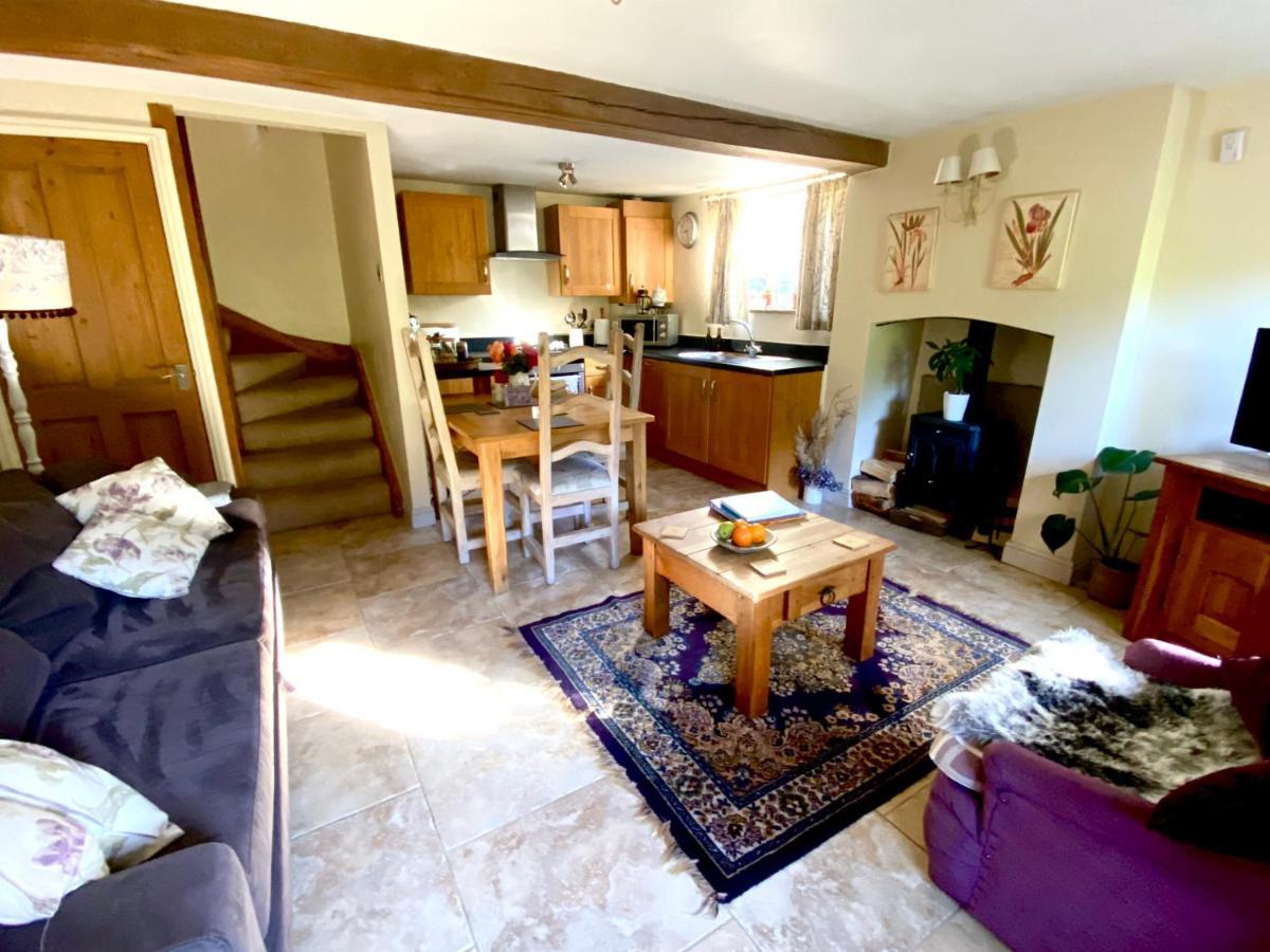 Bisley  Dove Cottage מראה חיצוני תמונה