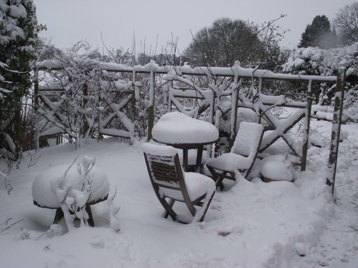 Bisley  Dove Cottage מראה חיצוני תמונה